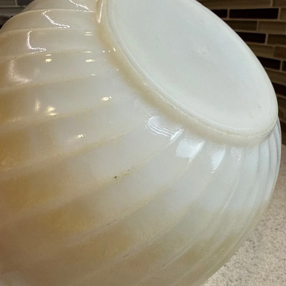 Vintage 1950s Fire-King Oven Ware Milk Glass Swirl Mixing Bowl Ivory 9